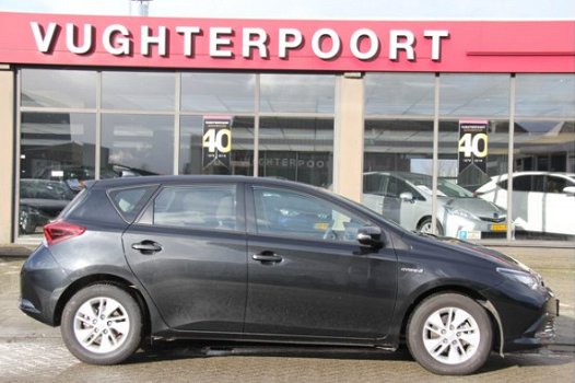 Toyota Auris - 1.8 Hybrid Dynamic 5drs Navigatie - 1