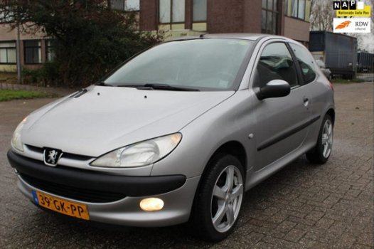 Peugeot 206 - 1.6 XT Koppeling is recent vervangen - 1