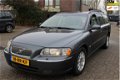 Volvo V70 - 2.4D Ocean Race Leder Interieur Stoelverwarming Navigatie Trekhaak - 1 - Thumbnail