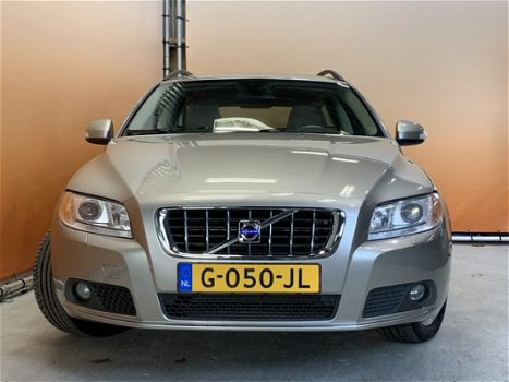 Volvo V70 - 2.5T Momentum 200 pk aut topstaat - 1