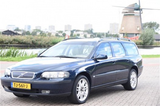 Volvo V70 - 2.4 T AWD Onderhoud aanwezig - 1