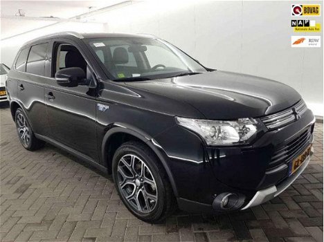 Mitsubishi Outlander - 2.0 PHEV Limited Edition X-Line Schuifdak (INCLUSIEF BTW) - 1