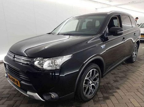 Mitsubishi Outlander - 2.0 PHEV Limited Edition X-Line Schuifdak (INCLUSIEF BTW) - 1