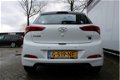 Hyundai i20 - 1.2 HP Navi, cruise, achteruitrijcamera, parkeersensoren achter, rijstrooksensor - 1 - Thumbnail