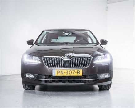 Skoda Superb - 1.6 TDI STYLE BUSINESS , Xenon, Navi, Stoelverw., Parkeersensoren, Keyless - 1