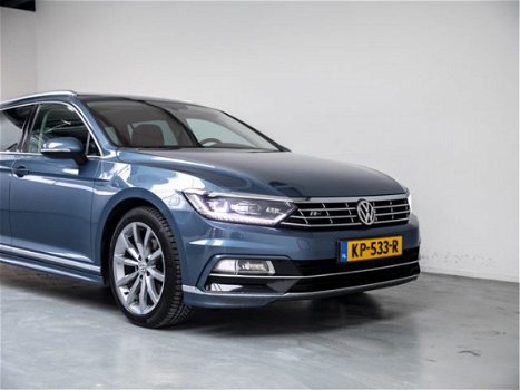 Volkswagen Passat Variant - 2.0 TDI 150PK R-Line DSG Connected Series Plus , Trekhaak, Panodak, Bomv - 1