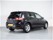 Volkswagen Golf - 1.6 TDI Highline BlueMotion , Cruise, Sportstoelen, Navi, Trekhaak - 1 - Thumbnail