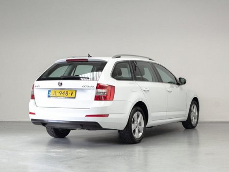 Skoda Octavia Combi - 1.2 TSI Style , Navi, Clima, Cruise, Moon White Metallic - 1