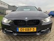 BMW 3-serie - 328i Sport High Executive Automaat , Trekhaak, Harman/Kardon, Navi Pro, Leder, 18