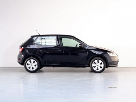 Skoda Fabia - 1.0 Active , Cruise control, Airco, Fabrieksgarantie tot 02-2021 - 1