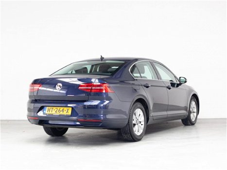 Volkswagen Passat - 1.6 TDI Business Edition , DSG, Navigatie, Parkeersensoren, Keyless - 1