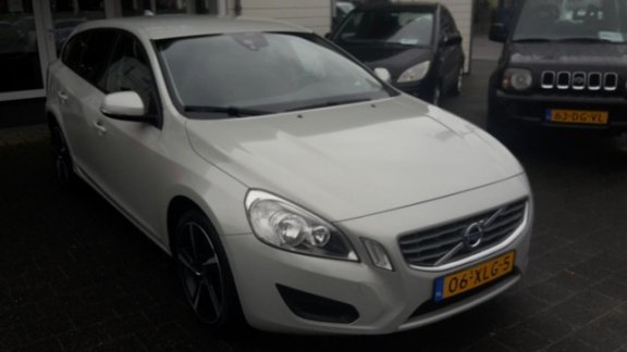 Volvo V60 - 1.6 T3 Kinetic - 1