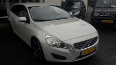 Volvo V60 - 1.6 T3 Kinetic