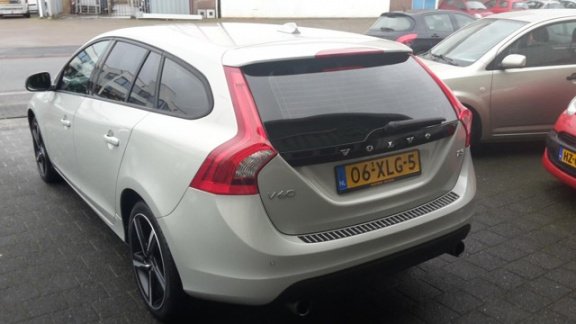 Volvo V60 - 1.6 T3 Kinetic - 1