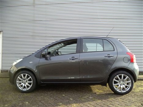 Toyota Yaris - 1.3 AUTOMAAT 5-DRS AIRCO NAVIGATIE - 1