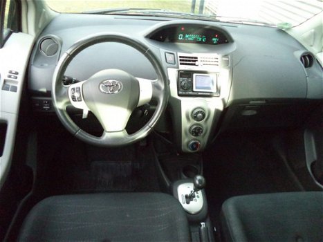 Toyota Yaris - 1.3 AUTOMAAT 5-DRS AIRCO NAVIGATIE - 1