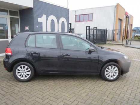 Volkswagen Golf - 1.6 TDI Trend Edition BlueMotion - 1