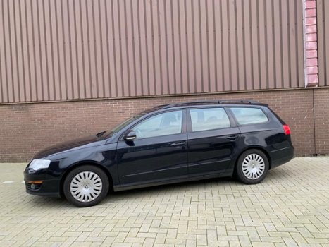 Volkswagen Passat Variant - 2.0 TDI Trendline BlueMotion Airco - 1