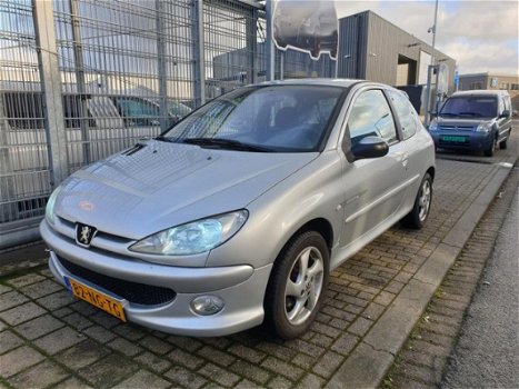 Peugeot 206 - 1.6-16V Quiksilver Airco - 1