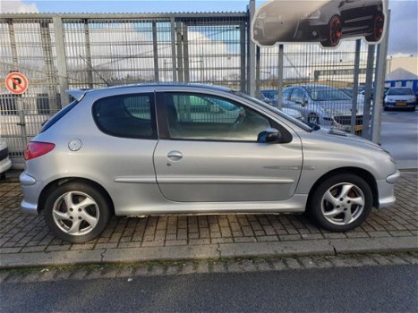 Peugeot 206 - 1.6-16V Quiksilver Airco - 1