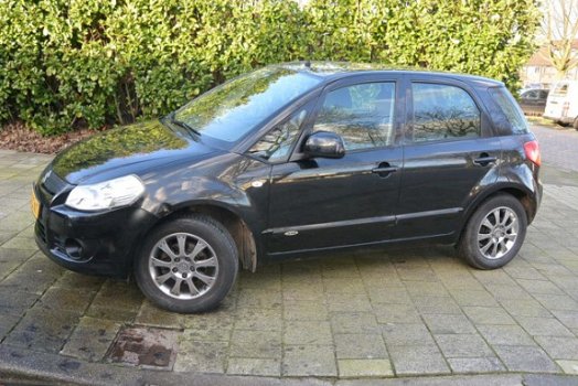 Suzuki SX4 - 1.6 Comfort RIJDT PRAKTISCH NIEUW MET NIEUW KOPPELING PL & APK TOT 06-11-2020 - 1