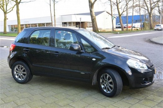 Suzuki SX4 - 1.6 Comfort RIJDT PRAKTISCH NIEUW MET NIEUW KOPPELING PL & APK TOT 06-11-2020 - 1