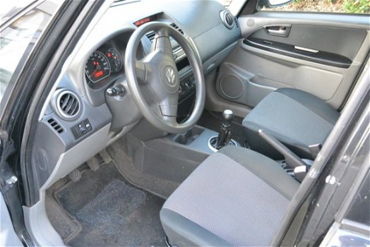 Suzuki SX4 - 1.6 Comfort RIJDT PRAKTISCH NIEUW MET NIEUW KOPPELING PL & APK TOT 06-11-2020 - 1