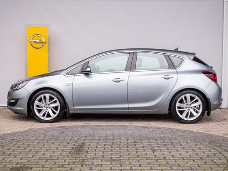 Opel Astra - 1.4 Turbo Sport + Xenon / AGR comfortstoelen / Camera / Navigatie / Climate Control / T - 1
