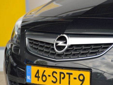 Opel Astra - 1.4 Turbo Cosmo 140PK Navigatie / Half Leder / Parkeersensoren / 18 Inch / Climate Cont - 1