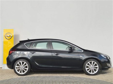 Opel Astra - 1.4 Turbo Cosmo 140PK Navigatie / Half Leder / Parkeersensoren / 18 Inch / Climate Cont - 1