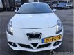 Alfa Romeo Giulietta - 1.4 turbo120pk 6-bak distinctive - clima - cruise - leer - sportinterieur - z - 1 - Thumbnail