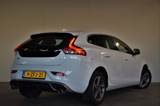 Volvo V40 - 2.0 D4 Summum R-Design -EXPORT PRICE- LMV/PDC/NAVI/LED - 1