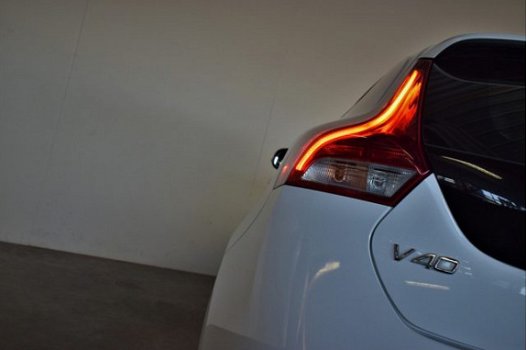 Volvo V40 - 2.0 D4 Summum R-Design -EXPORT PRICE- LMV/PDC/NAVI/LED - 1