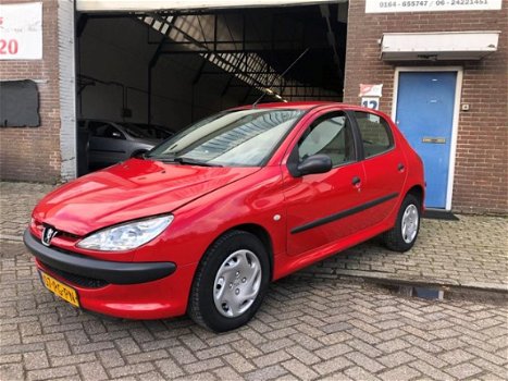 Peugeot 206 - 1.1 XR - 1