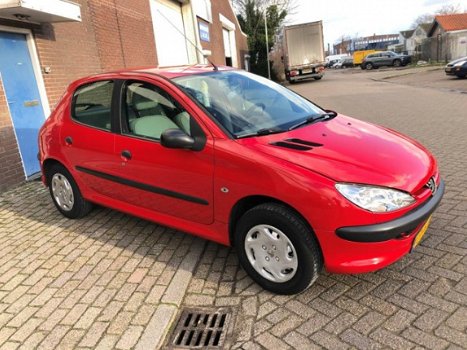 Peugeot 206 - 1.1 XR - 1