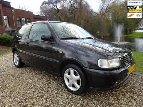 Volkswagen Polo - 1.6 stuurbekrachtiging *apk:01-2021 - 1