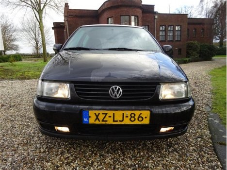 Volkswagen Polo - 1.6 stuurbekrachtiging *apk:01-2021 - 1