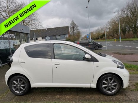 Toyota Aygo - 1.0-12V Dynamic Navigator Airco/El.ramen/Toerenteller/APK - 1