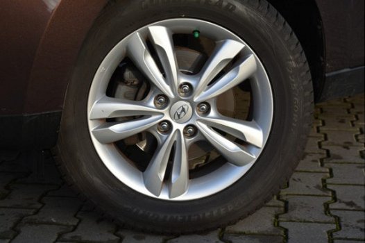 Hyundai ix35 - 2.0i Style | Navigatie | 17 Inch | Trekhaak Afneembaar | - 1