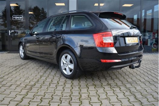 Skoda Octavia Combi - 1.6 TDI Greenline Businessline | Navigatie | Parkeer Sensoren | Trekhaak | - 1