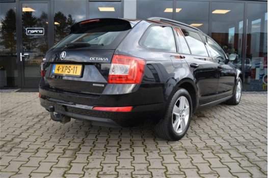 Skoda Octavia Combi - 1.6 TDI Greenline Businessline | Navigatie | Parkeer Sensoren | Trekhaak | - 1