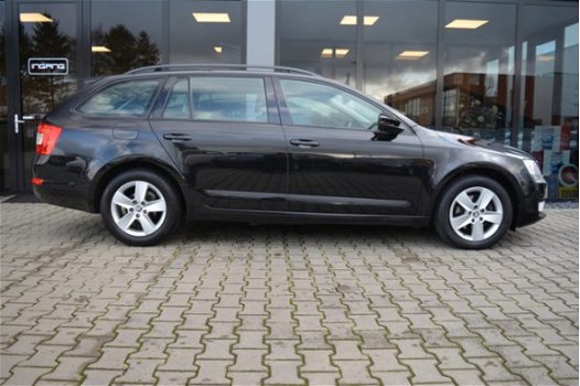 Skoda Octavia Combi - 1.6 TDI Greenline Businessline | Navigatie | Parkeer Sensoren | Trekhaak | - 1