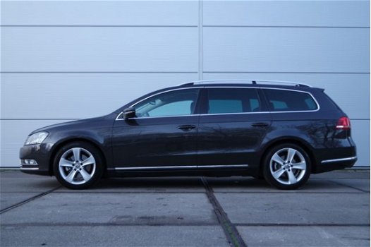 Volkswagen Passat Variant - 2.0 TDI 140 pk Highline BlueMotion / DSG automaat/ Sportstoelen/ Xenon-L - 1