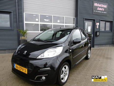 Peugeot 107 - 1.0 Active Airco 5 Deurs Zwart El Pakket - 1