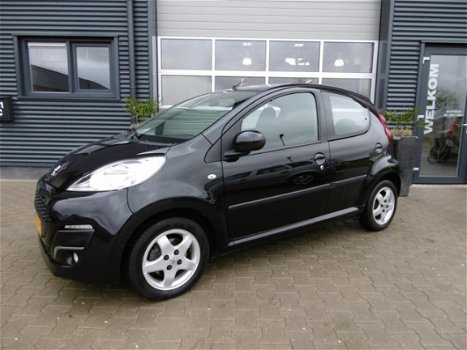 Peugeot 107 - 1.0 Active Airco 5 Deurs Zwart El Pakket - 1