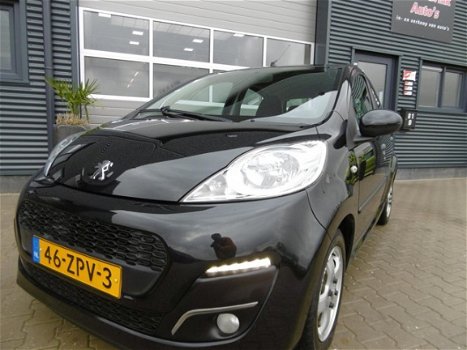 Peugeot 107 - 1.0 Active Airco 5 Deurs Zwart El Pakket - 1