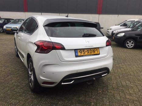 Citroën DS4 - 1.6 e-HDI So Chic Clima Cruise Navi Leer Stoelver./massage Xenon PDC APK NAP - 1