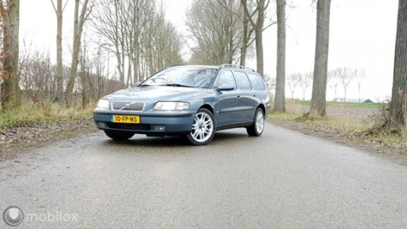 Volvo V70 - 2.4 T Geartr. C.L. schuifdak - 1