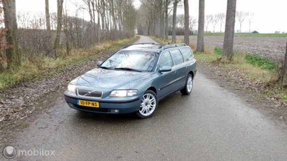 Volvo V70 - 2.4 T Geartr. C.L. schuifdak - 1