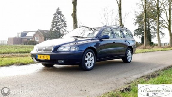 Volvo V70 - 2.4 T Comfort Line - 1